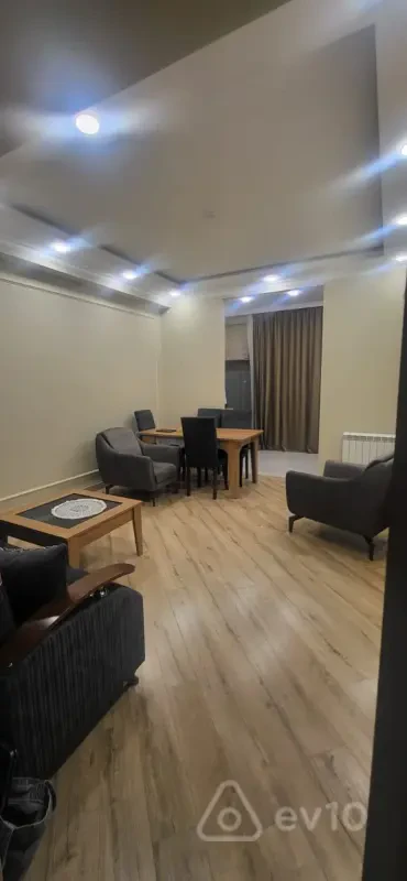 Kirayə verilir 2 otaqlı yeni tikili 65 m²