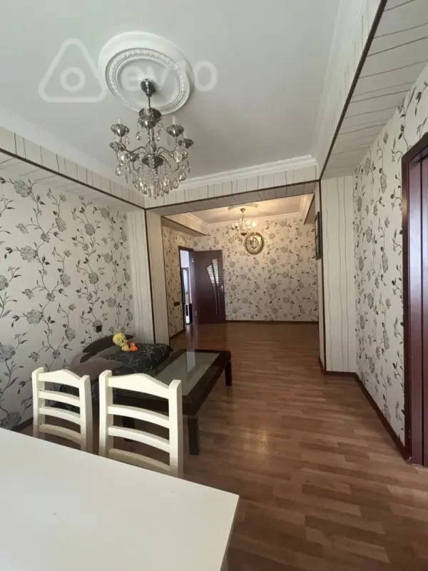 Kirayə verilir 3 otaqlı yeni tikili 70 m²