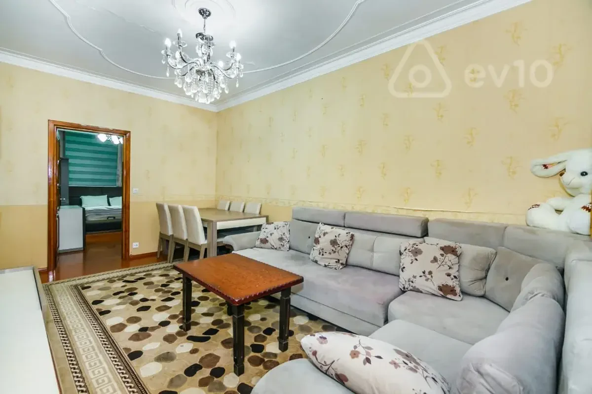 Kirayə verilir 3 otaqlı köhnə tikili 70 m²