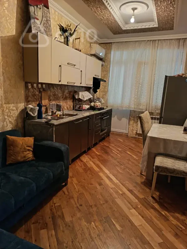Kirayə verilir 3 otaqlı yeni tikili 90 m²