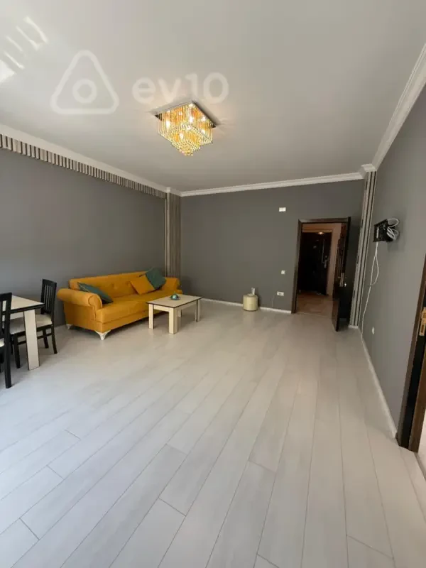 Kirayə verilir 2 otaqlı yeni tikili 65 m²