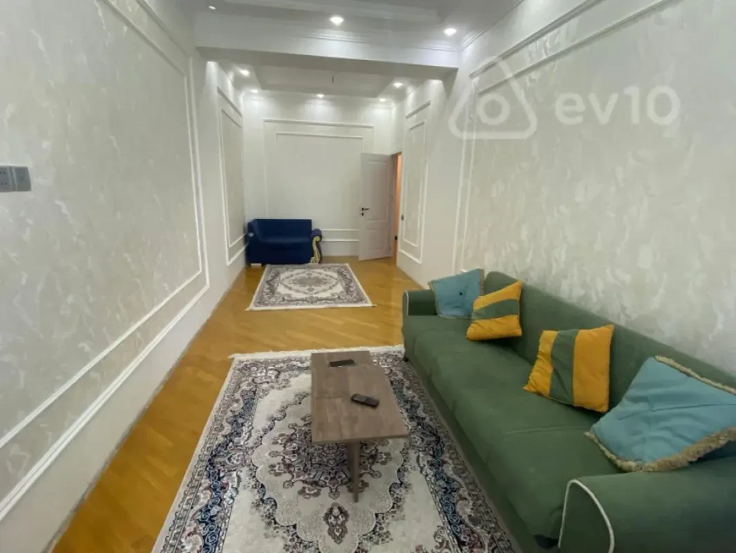 Kirayə verilir 2 otaqlı yeni tikili 80 m²