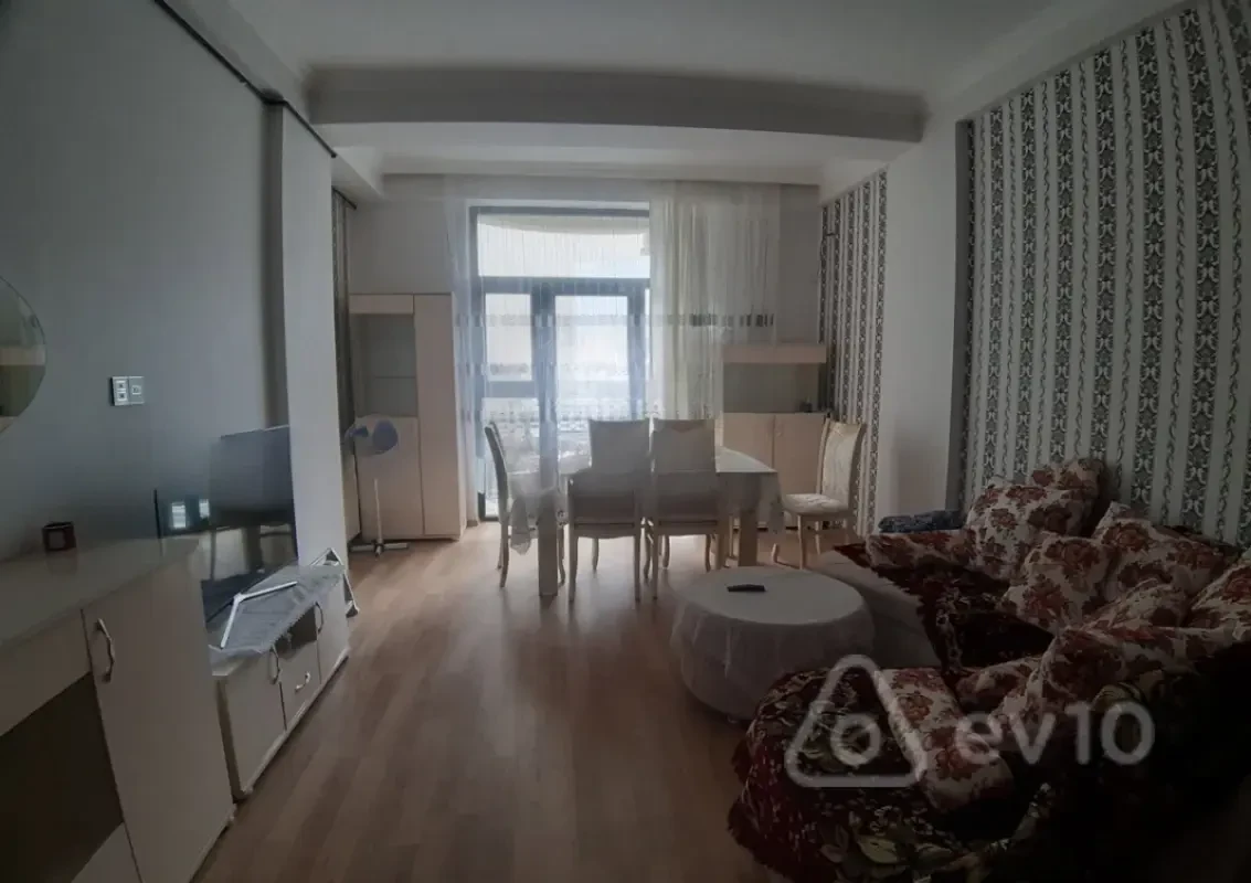 Kirayə verilir 2 otaqlı yeni tikili 100 m²