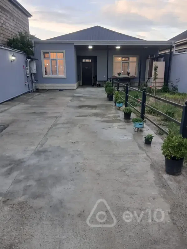 Satılır 3 otaqlı həyət evi 120 m²