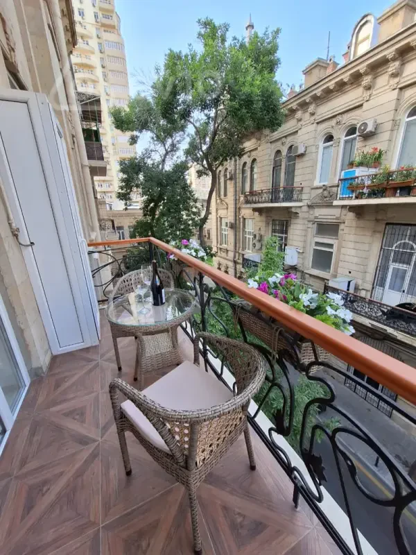 Kirayə verilir 2 otaqlı yeni tikili 75 m²