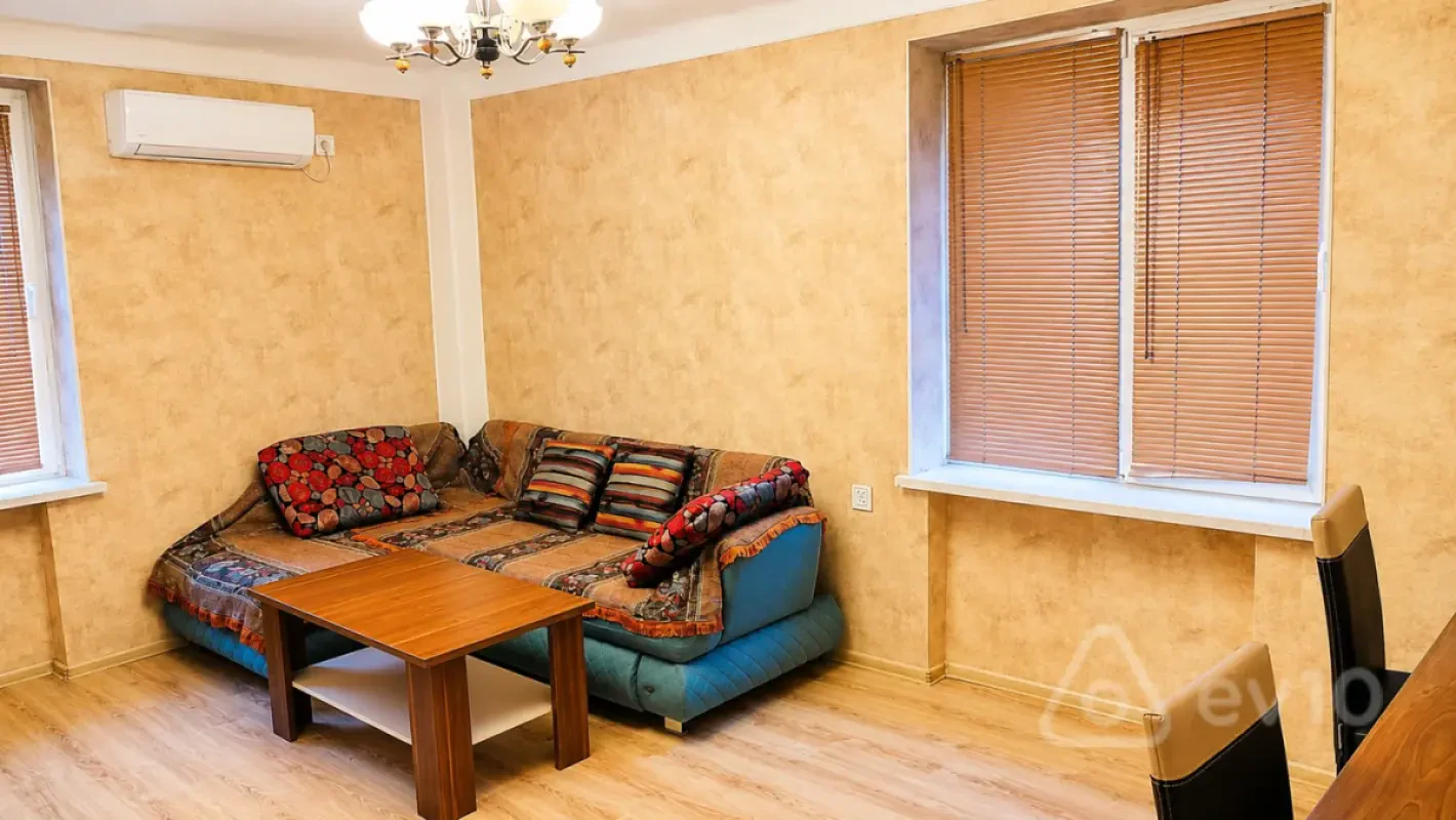 Satılır 1 otaqlı köhnə tikili 40 m²