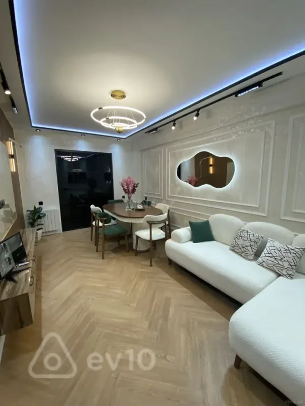 Kirayə verilir 2 otaqlı yeni tikili 70 m²