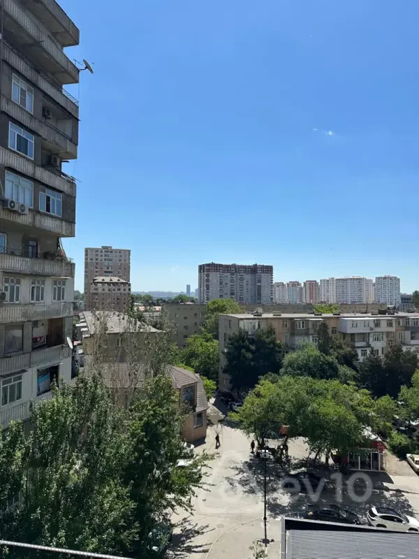 Satılır 2 otaqlı köhnə tikili 60 m²
