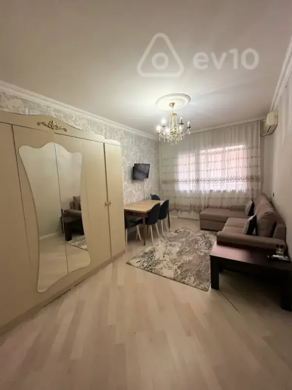 Kirayə verilir 1 otaqlı köhnə tikili 35 m²