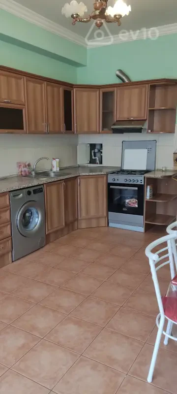 Kirayə verilir 3 otaqlı yeni tikili 132 m²