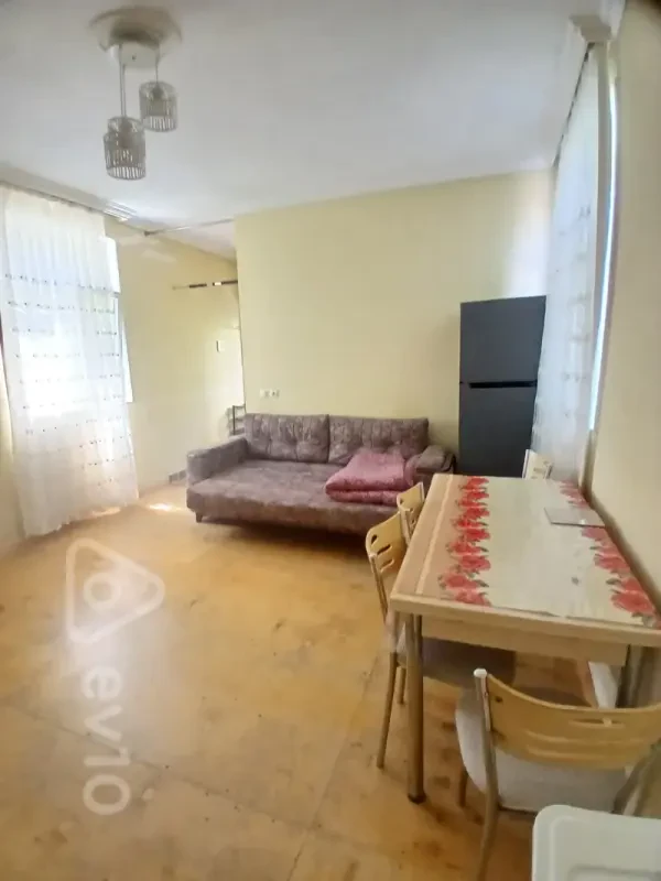 Kirayə verilir 1 otaqlı həyət evi 25 m²