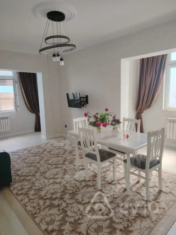 Kirayə verilir 2 otaqlı köhnə tikili 60 m²