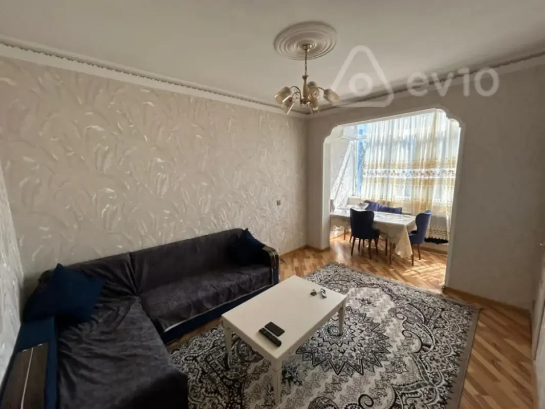 Kirayə verilir 2 otaqlı köhnə tikili 50 m²
