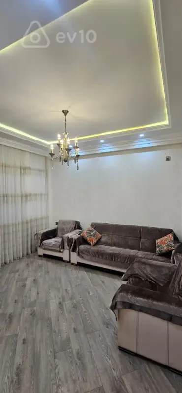 Kirayə verilir 2 otaqlı yeni tikili 70 m²