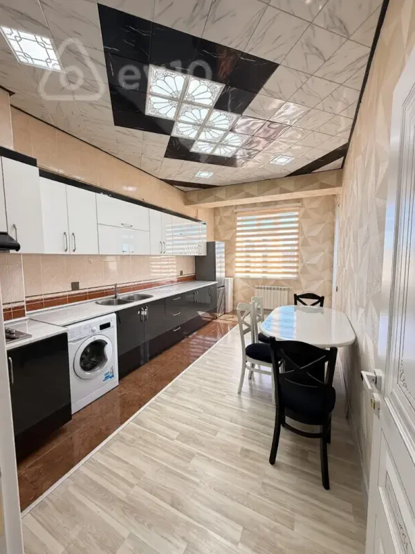 Kirayə verilir 2 otaqlı yeni tikili 90 m²