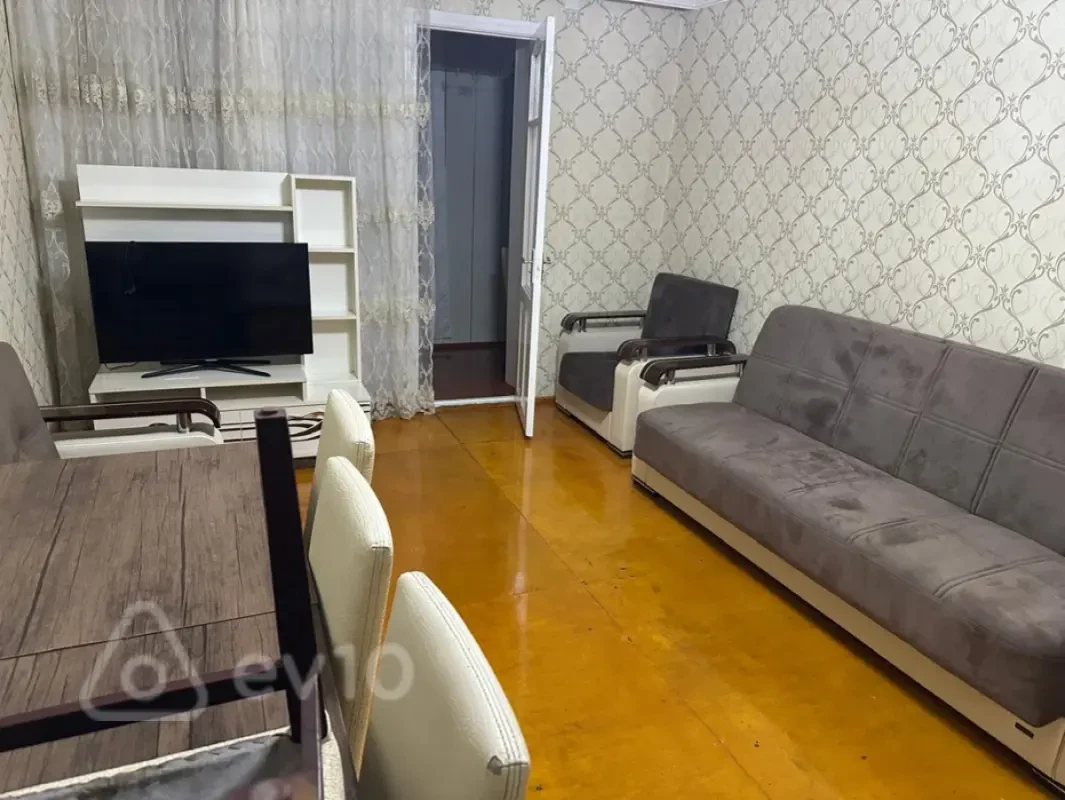 Kirayə verilir 2 otaqlı köhnə tikili 48 m²