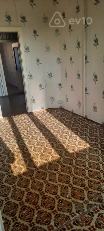 Kirayə verilir 3 otaqlı köhnə tikili 75 m²