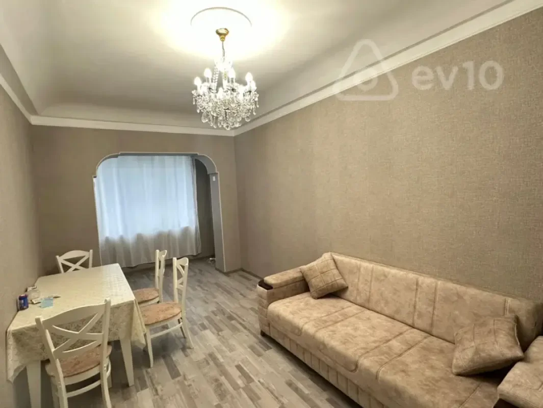 Kirayə verilir 3 otaqlı köhnə tikili 85 m²