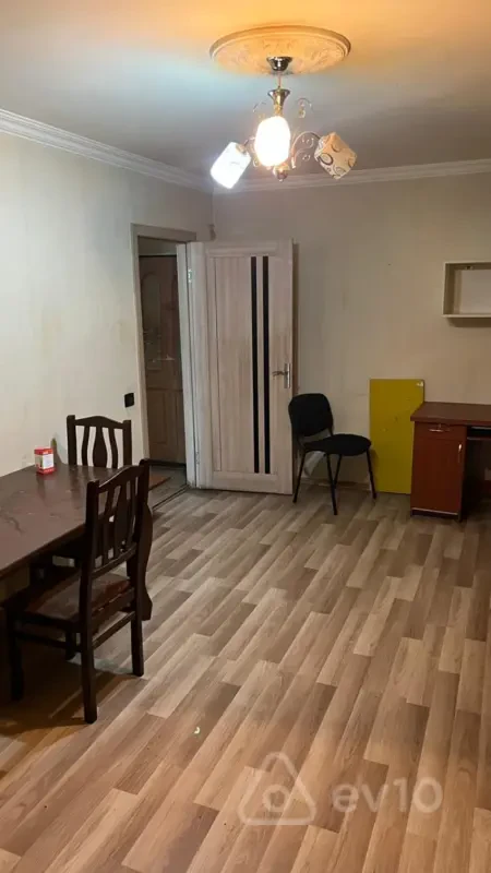 Kirayə verilir 1 otaqlı köhnə tikili 45 m²