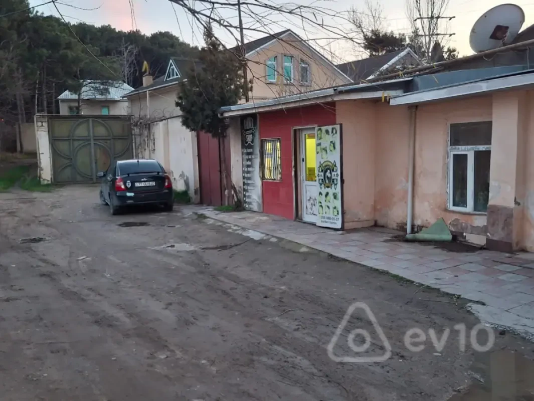 Satılır 6 otaqlı həyət evi 170 m²