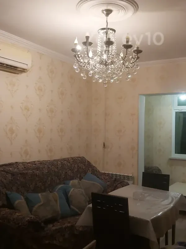 Kirayə verilir 2 otaqlı köhnə tikili 75 m²