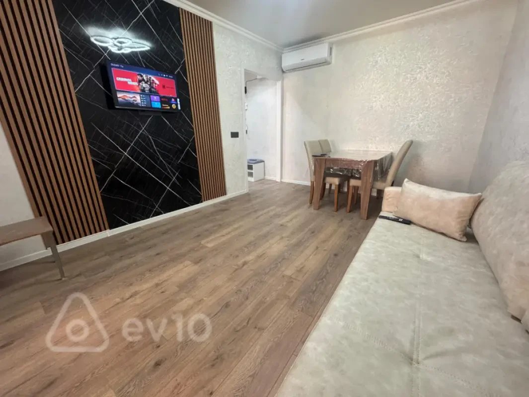Kirayə verilir 2 otaqlı köhnə tikili 35 m²