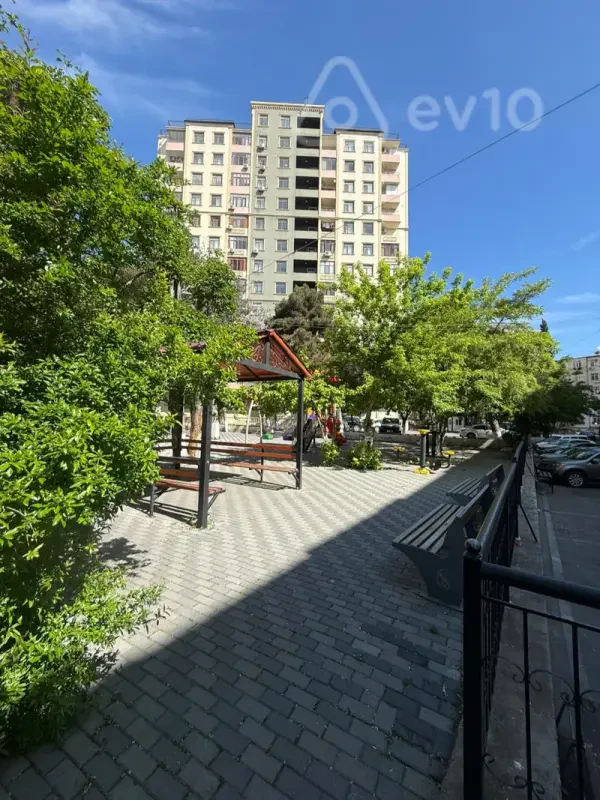 Satılır 2 otaqlı köhnə tikili 40 m²