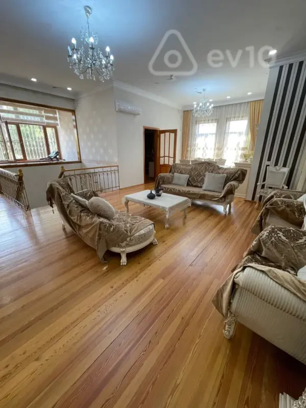 Kirayə verilir 6 otaqlı həyət evi 250 m²