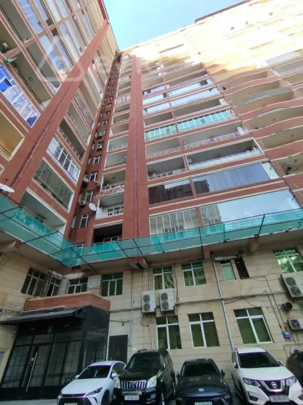 Satılır 3 otaqlı yeni tikili 181 m²