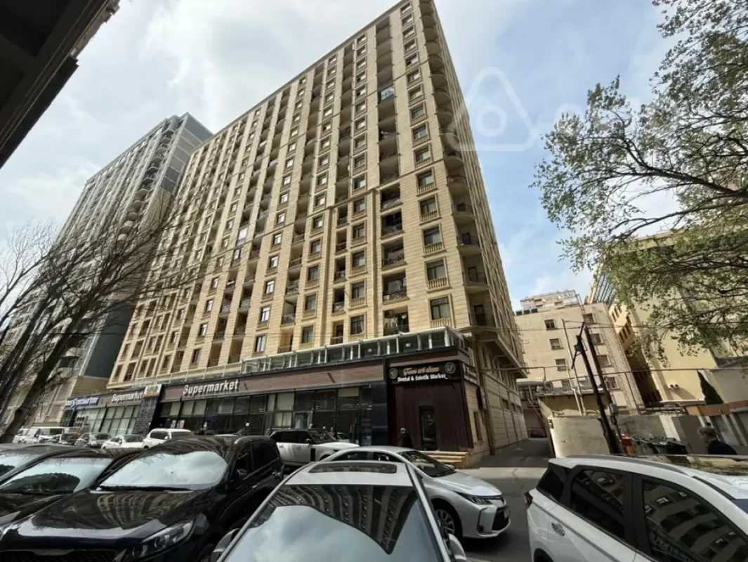 Satılır 3 otaqlı yeni tikili 217 m²
