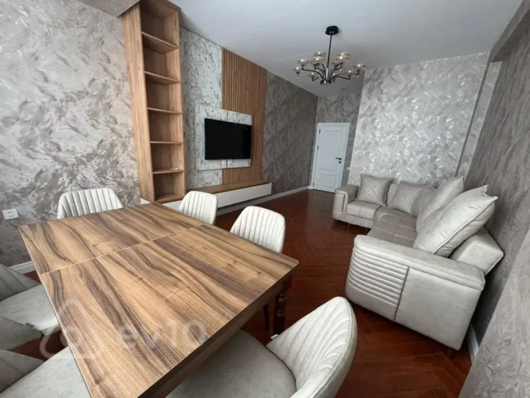 Kirayə verilir 2 otaqlı yeni tikili 80 m²