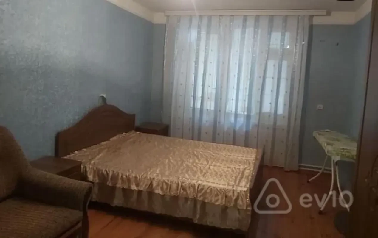 Kirayə verilir 3 otaqlı köhnə tikili 65 m²