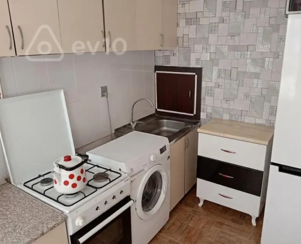 Kirayə verilir 2 otaqlı yeni tikili 61 m²