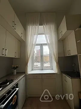 Kirayə verilir 1 otaqlı köhnə tikili 18 m² — Bakı, Nəsimi 1 otaq 18.00 m²