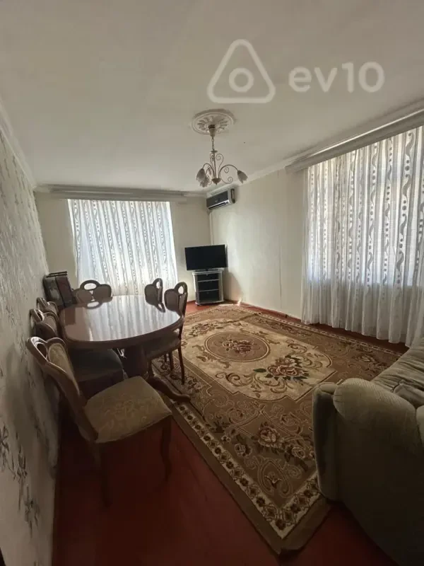 Kirayə verilir 2 otaqlı köhnə tikili 45 m²