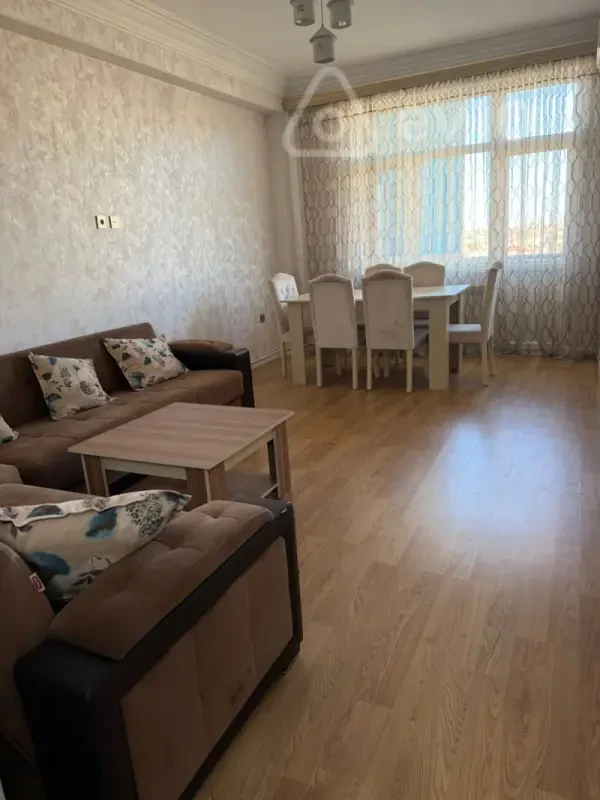 Kirayə verilir 2 otaqlı yeni tikili 70 m²