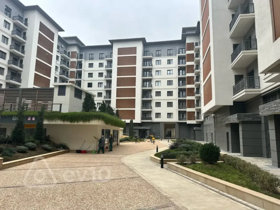 Satılır 5 otaqlı yeni tikili 242 m²
