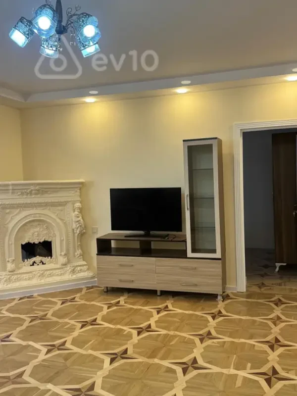 Kirayə verilir 3 otaqlı köhnə tikili 105 m²