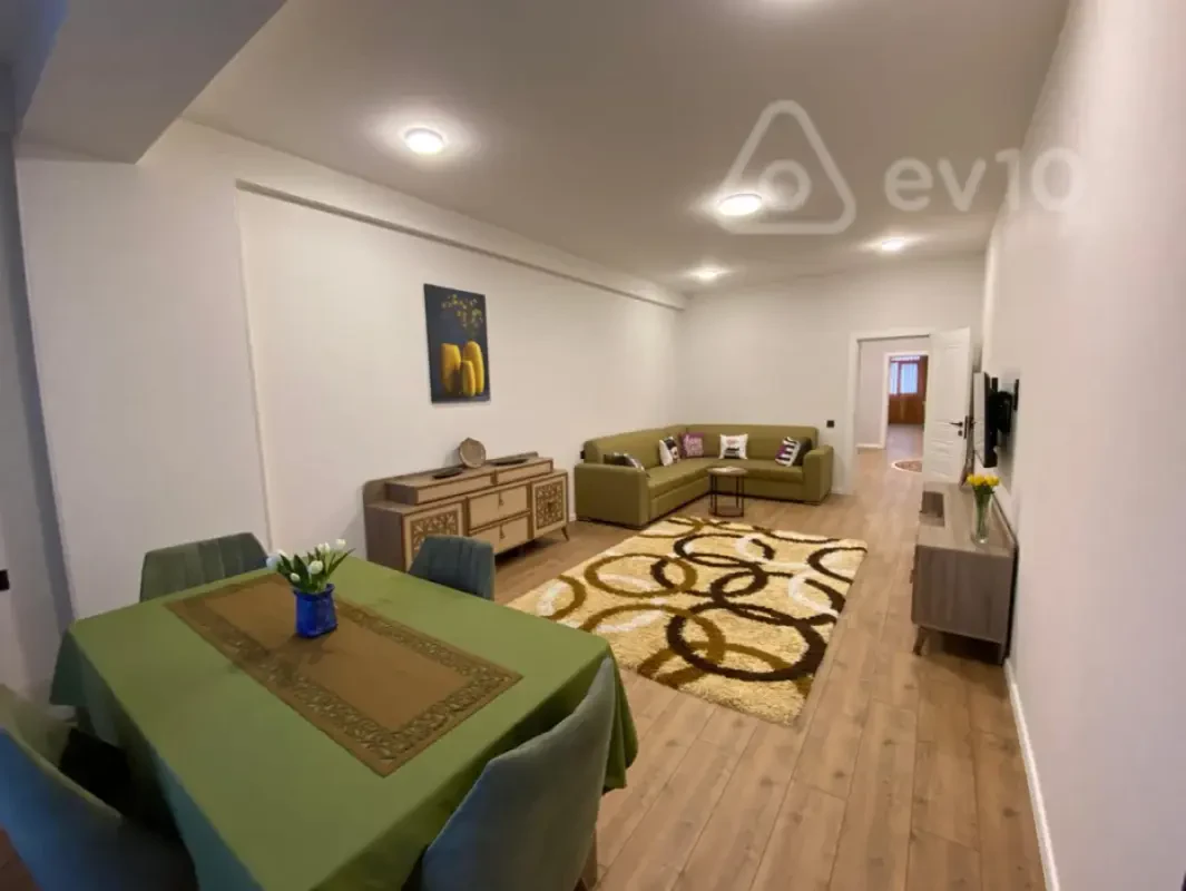 Kirayə verilir 3 otaqlı yeni tikili 150 m²