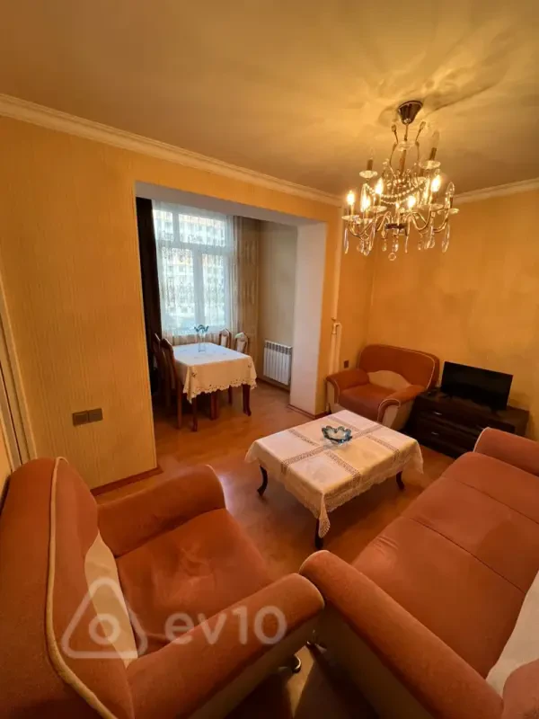 Satılır 2 otaqlı köhnə tikili 45 m²