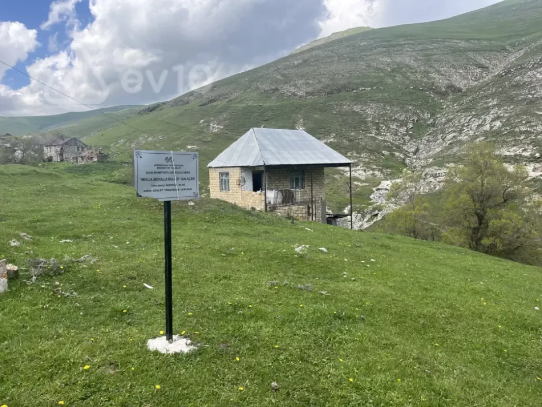Satılır 3 otaqlı həyət evi 200 m²
