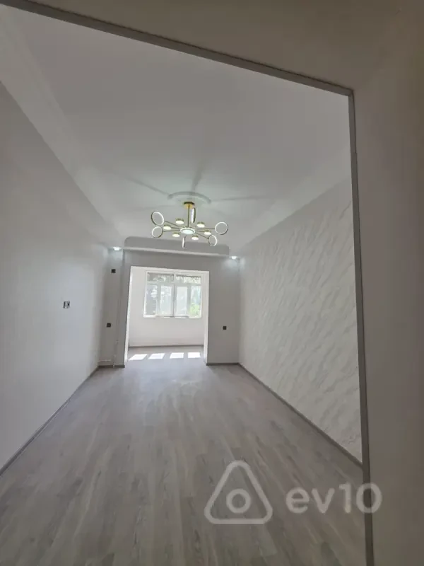 Satılır 2 otaqlı köhnə tikili 55 m²