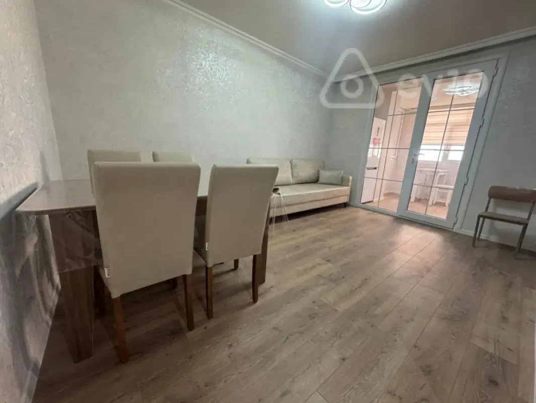 Kirayə verilir 2 otaqlı köhnə tikili 35 m²