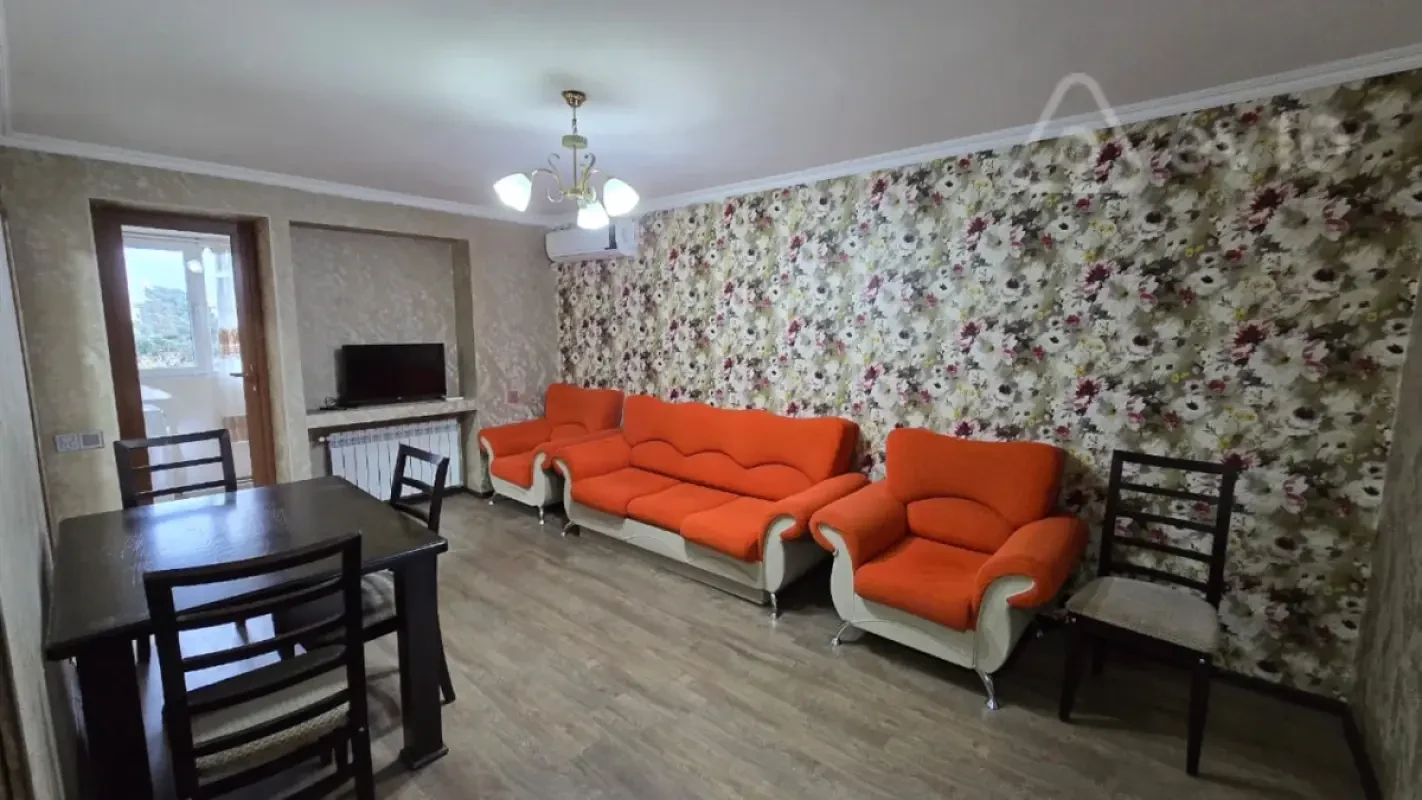 Kirayə verilir 3 otaqlı köhnə tikili 70 m²