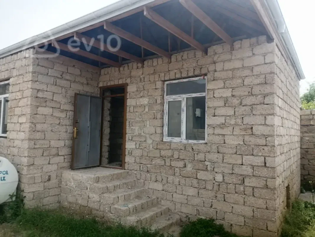 Satılır 3 otaqlı həyət evi 65 m²