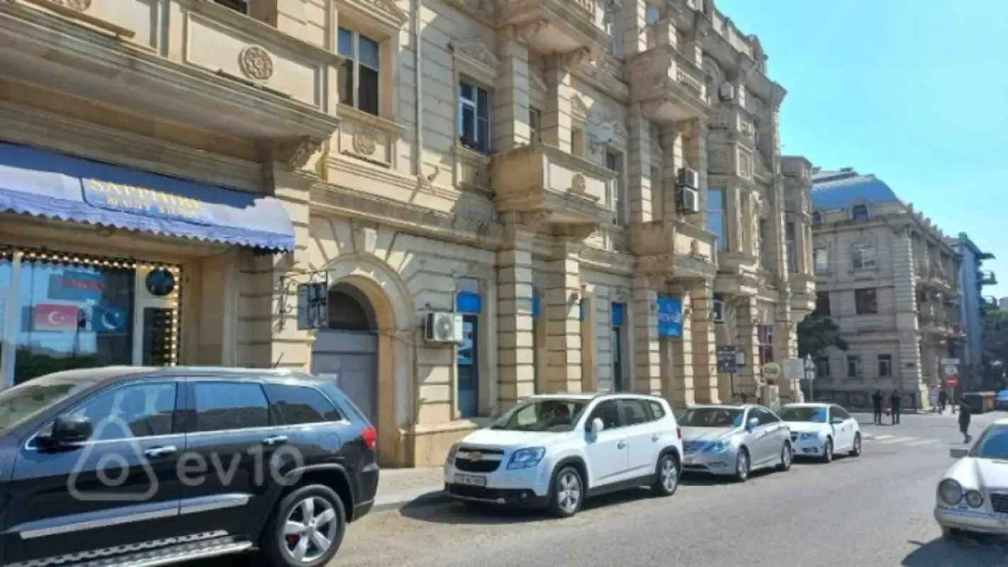 Satılır 3 otaqlı köhnə tikili 82 m²