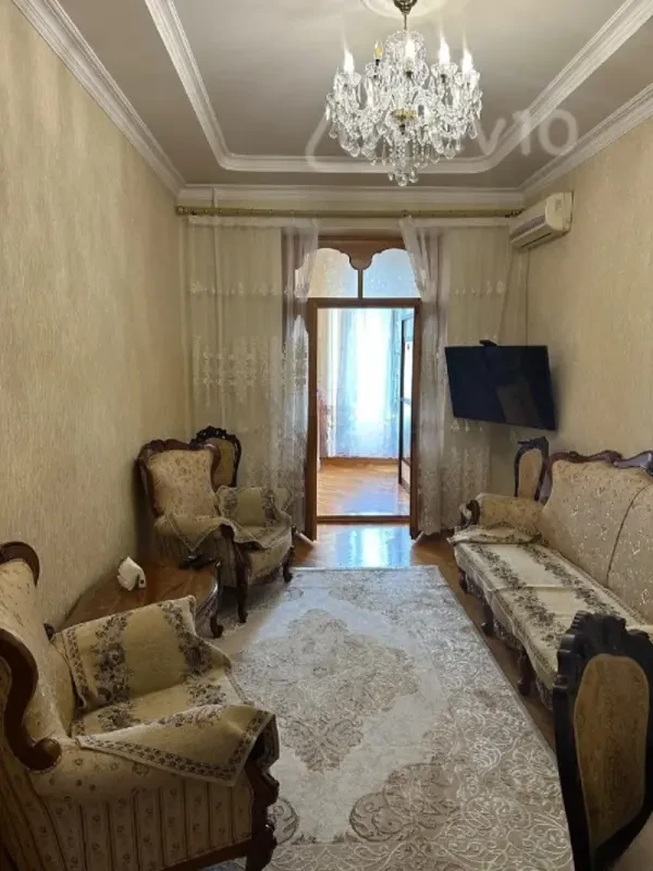 Satılır 3 otaqlı köhnə tikili 75 m²