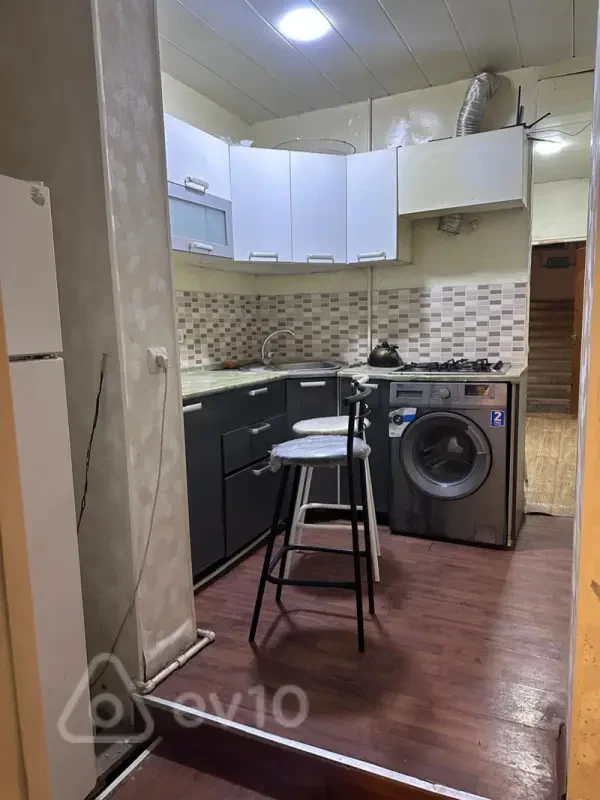 Kirayə verilir 3 otaqlı köhnə tikili 70 m²