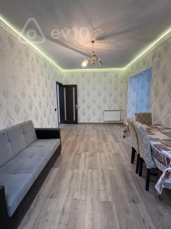 Kirayə verilir 2 otaqlı köhnə tikili 40 m²