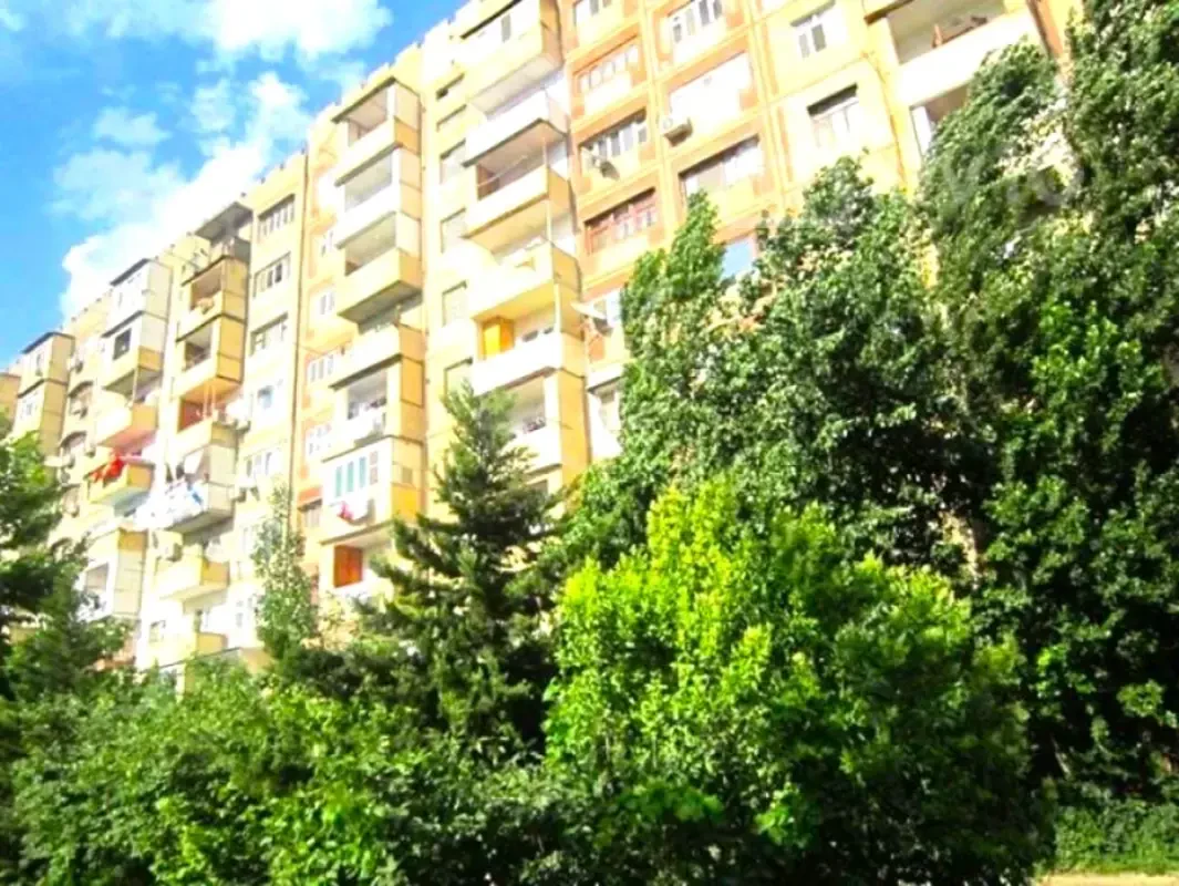 Kirayə verilir 2 otaqlı köhnə tikili 60 m²